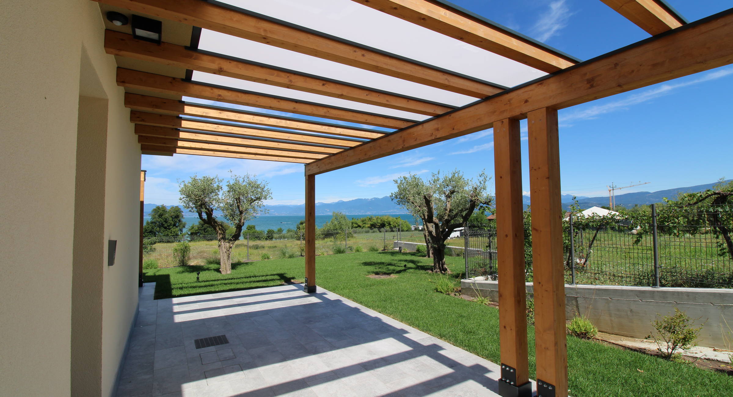 Le Terrazze di Nicola Marconi | Casa vacanza Le Terrazze, villette indipendenti con piscina a 200 metri dal Lago di Garda
