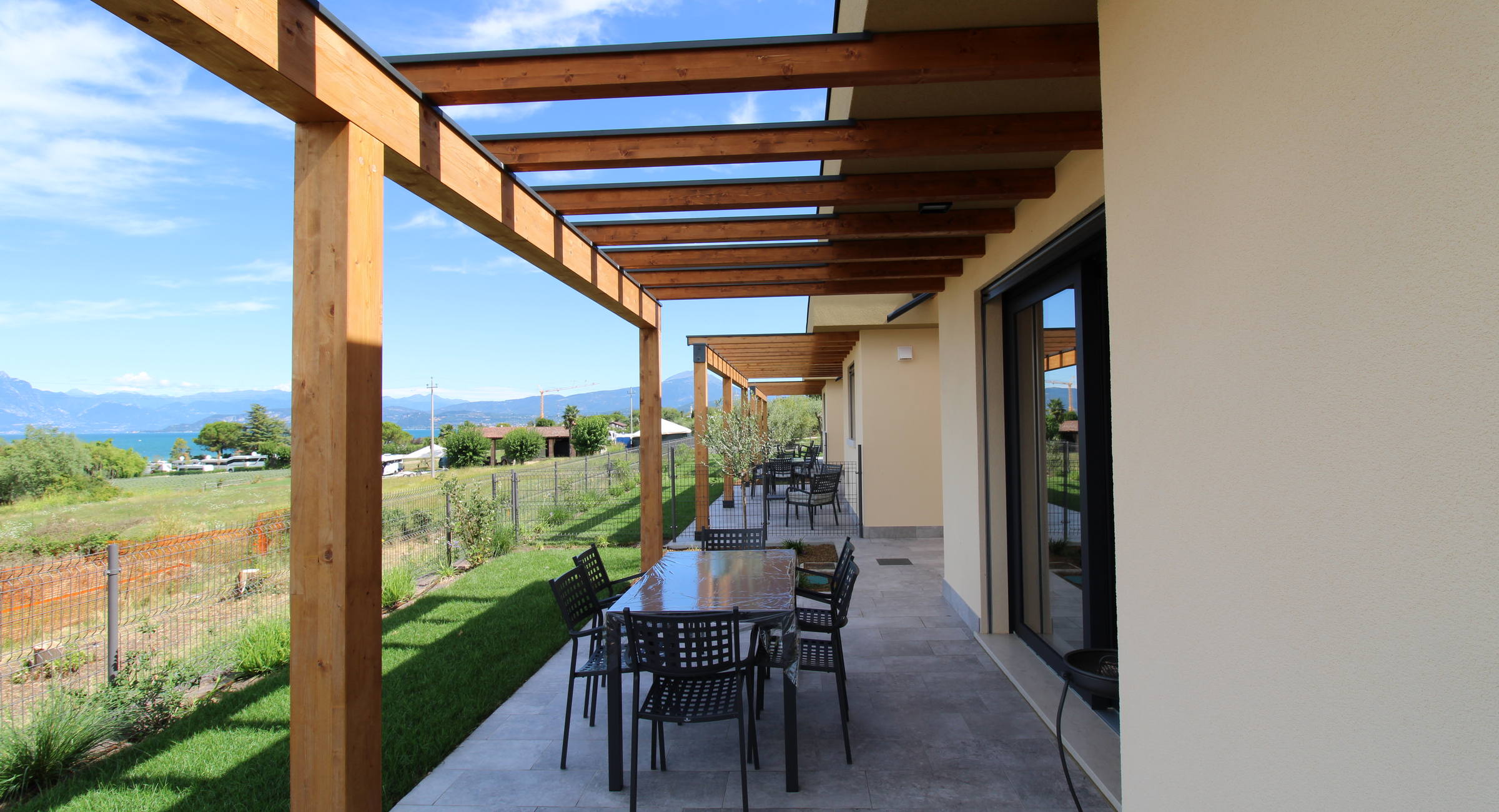 Le Terrazze di Nicola Marconi | Casa vacanza Le Terrazze, villette indipendenti con piscina a 200 metri dal Lago di Garda
