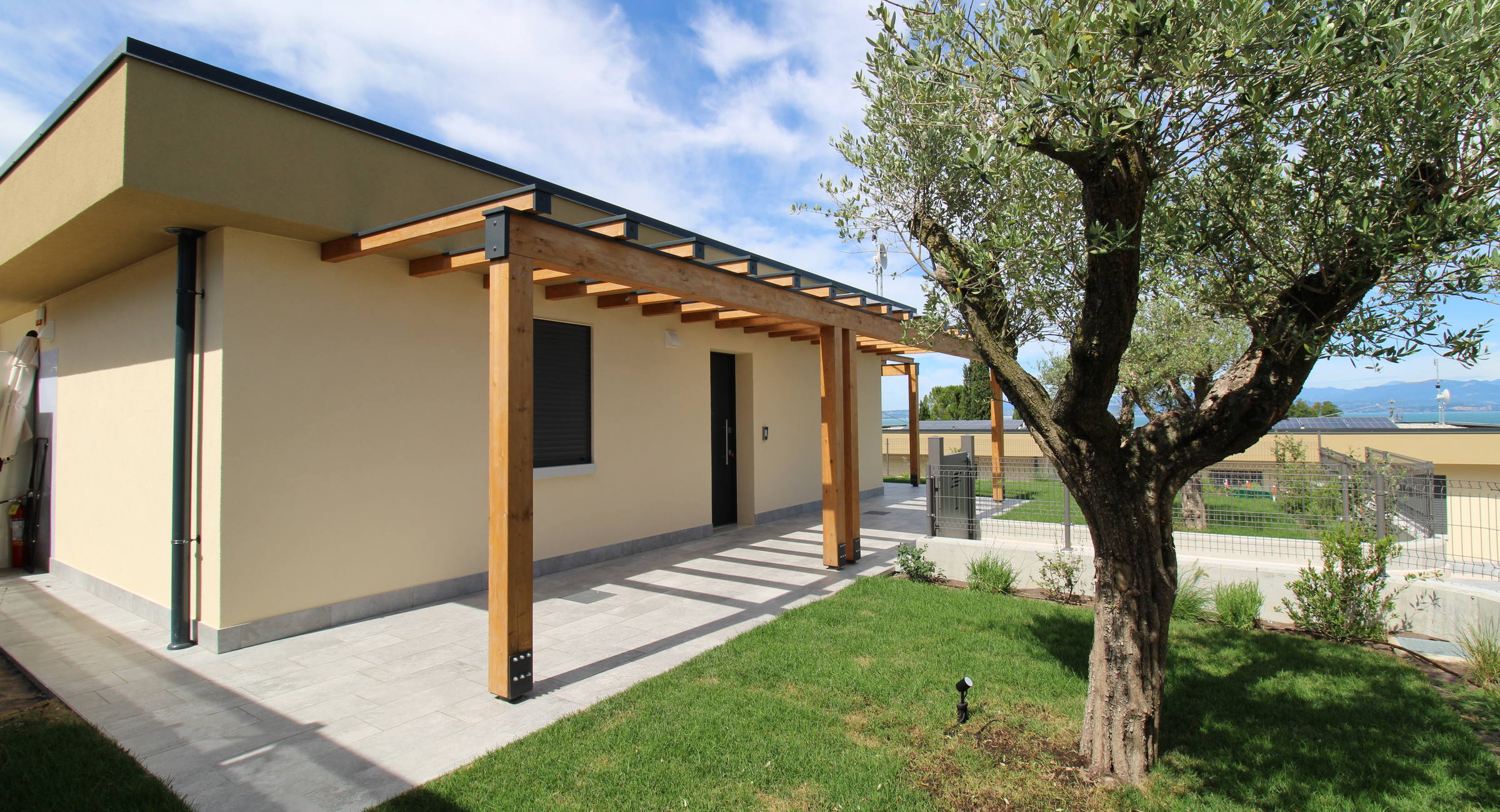 Le Terrazze di Nicola Marconi | Casa vacanza Le Terrazze, villette indipendenti con piscina a 200 metri dal Lago di Garda