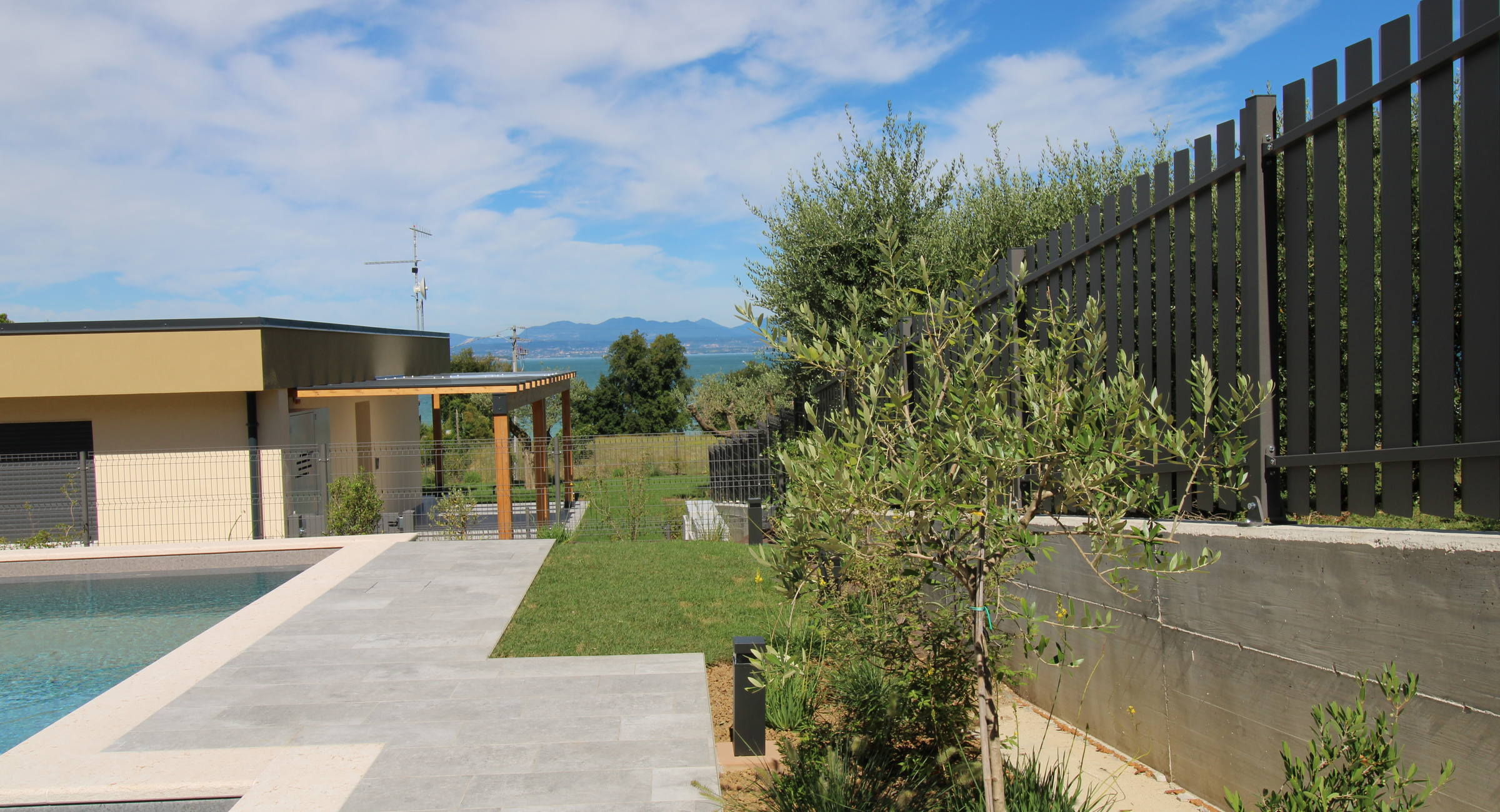 Le Terrazze di Nicola Marconi | Casa vacanza Le Terrazze, villette indipendenti con piscina a 200 metri dal Lago di Garda