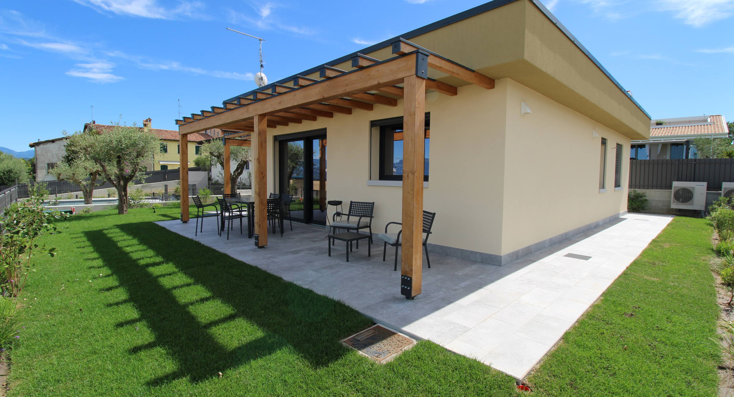 Le Terrazze di Nicola Marconi | Casa vacanza Le Terrazze, villette indipendenti con piscina a 200 metri dal Lago di Garda