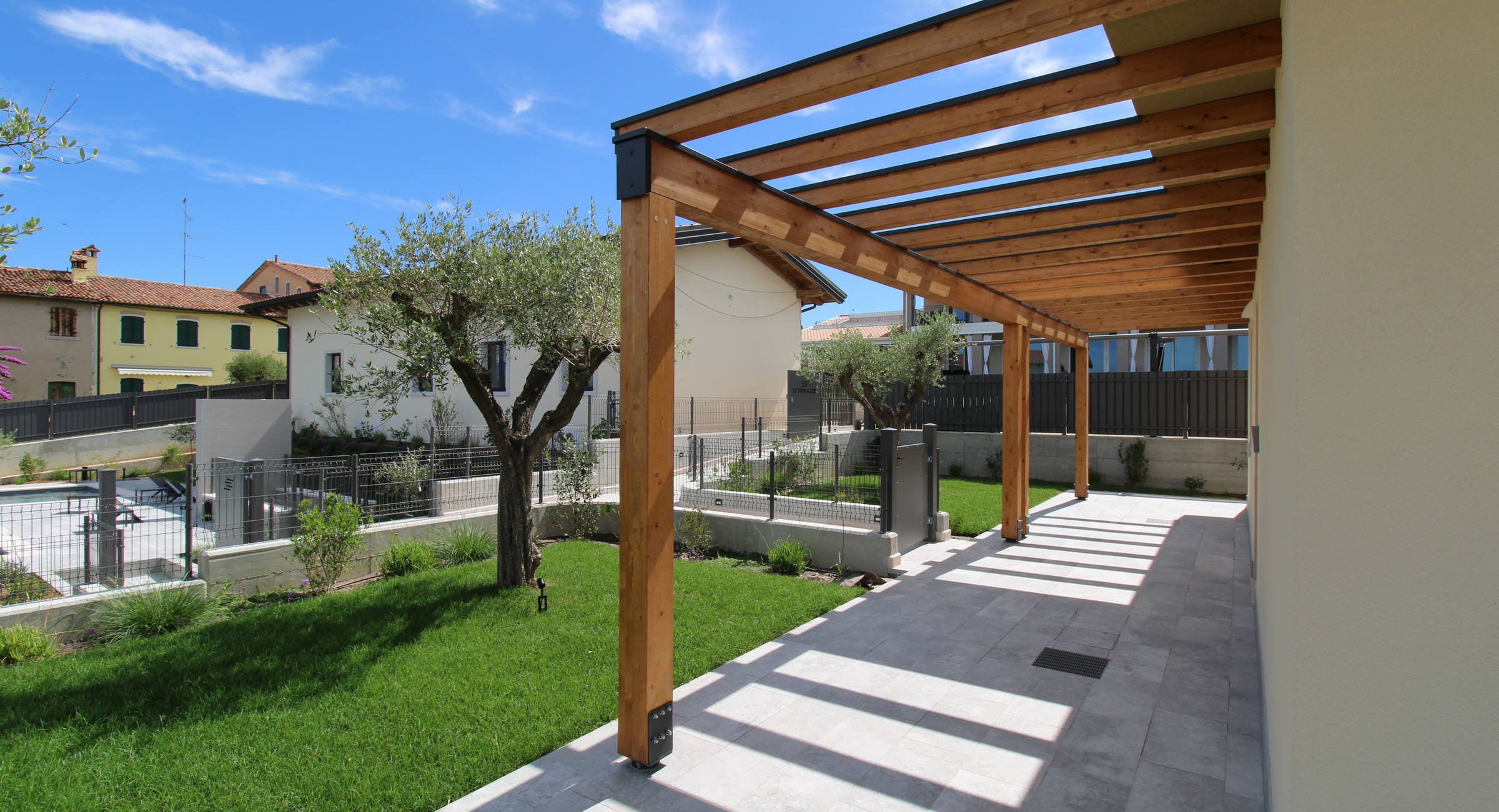 Le Terrazze di Nicola Marconi | Casa vacanza Le Terrazze, villette indipendenti con piscina a 200 metri dal Lago di Garda