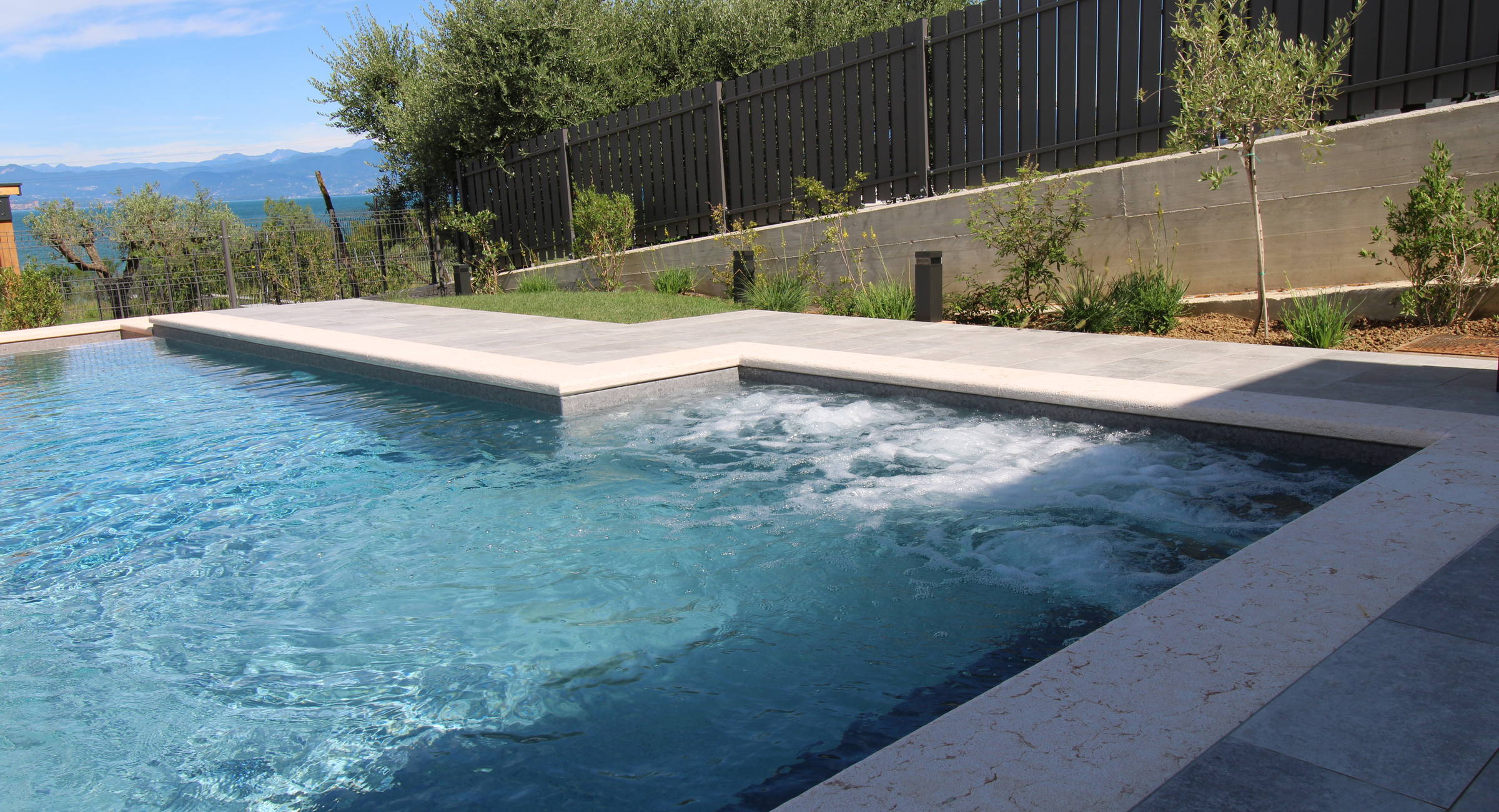 Le Terrazze di Nicola Marconi | Casa vacanza Le Terrazze, villette indipendenti con piscina a 200 metri dal Lago di Garda