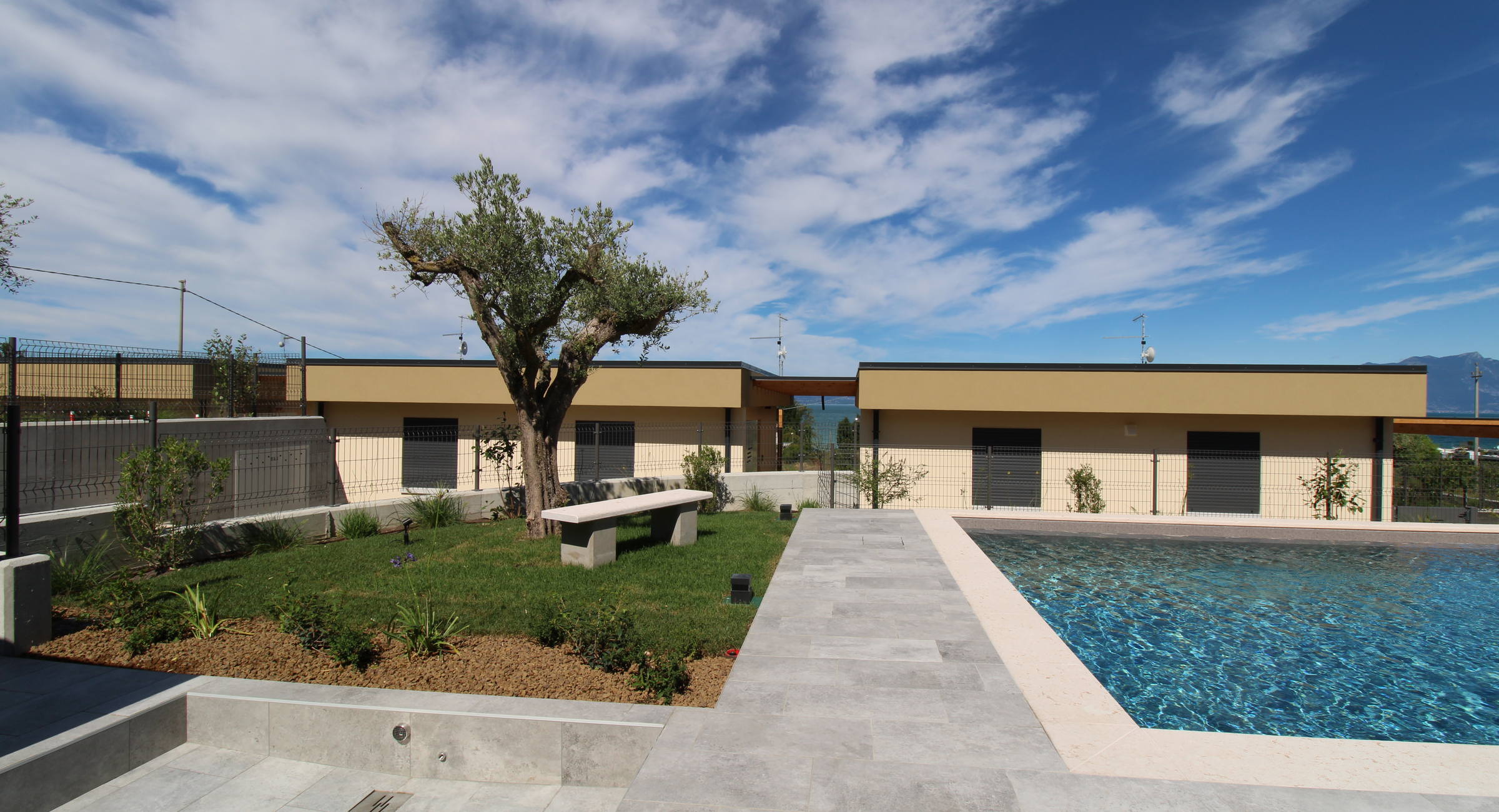 Le Terrazze di Nicola Marconi | Casa vacanza Le Terrazze, villette indipendenti con piscina a 200 metri dal Lago di Garda
