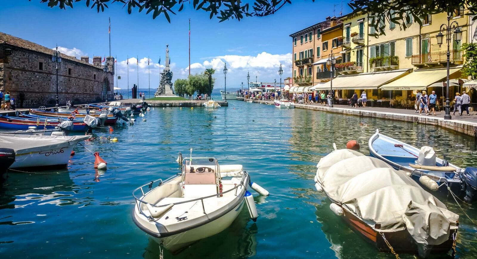 Casa vacanza Le Terrazze, villette indipendenti con piscina a 200 metri dal Lago di Garda