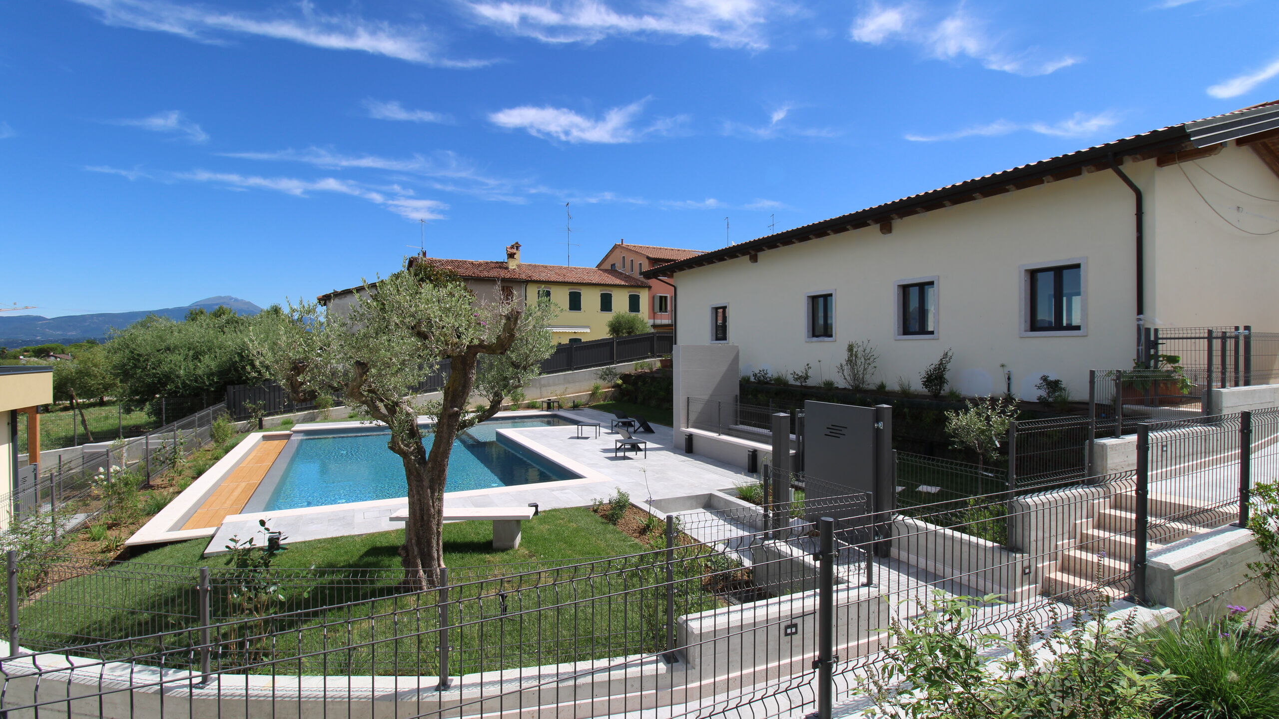 Ferienhaus Le Terrazze, unabhängige Villen mit Pool 200 Meter vom Gardasee entfernt Le Terrazze di Nicola Marconi | Unsere Services